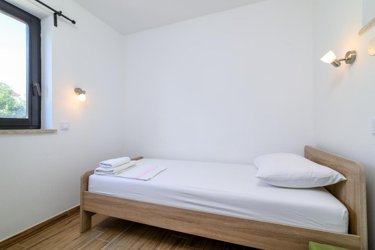 Apartments With A Parking Space Premantura, Medulin - 2228 Luaran gambar
