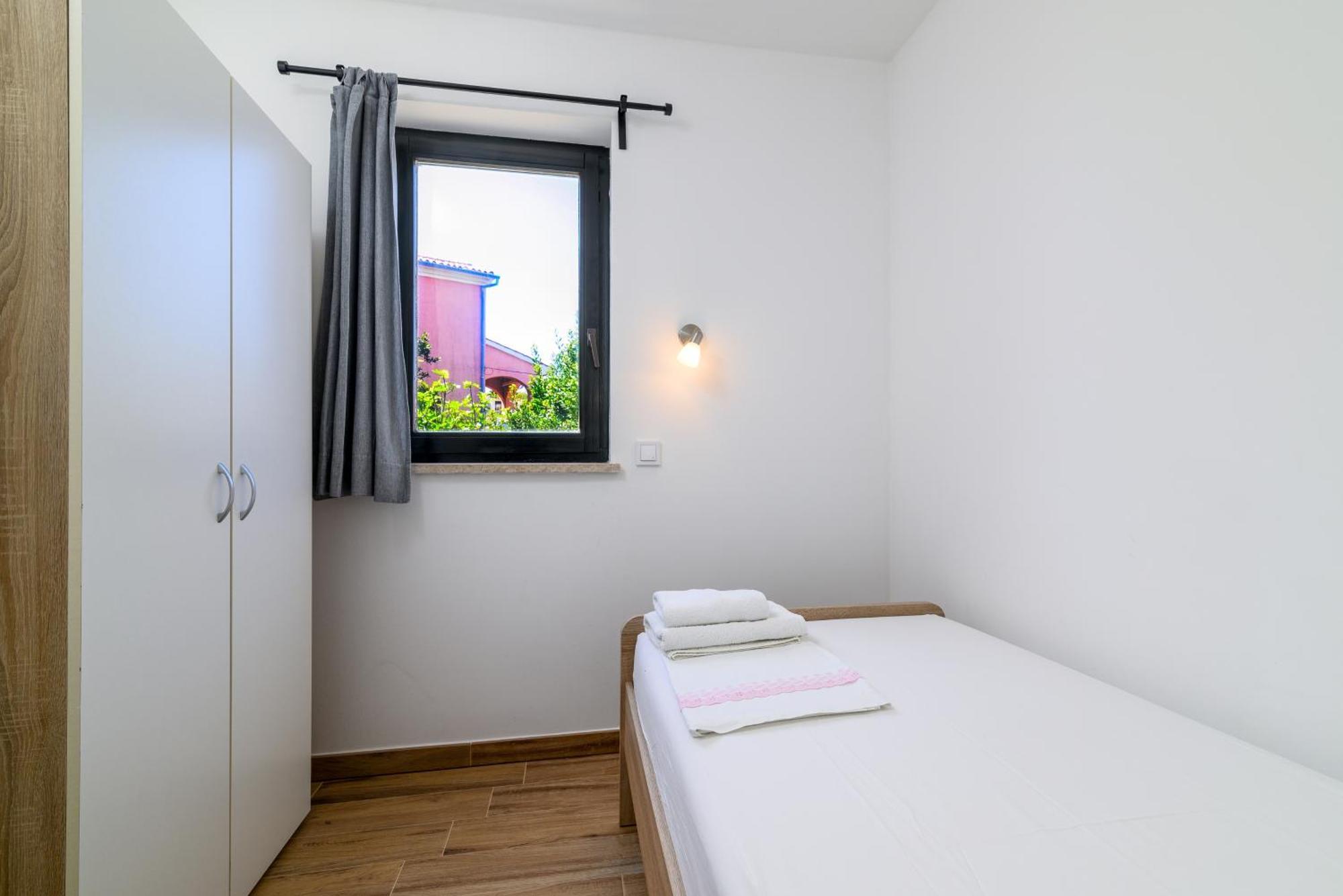 Apartments With A Parking Space Premantura, Medulin - 2228 Bilik gambar
