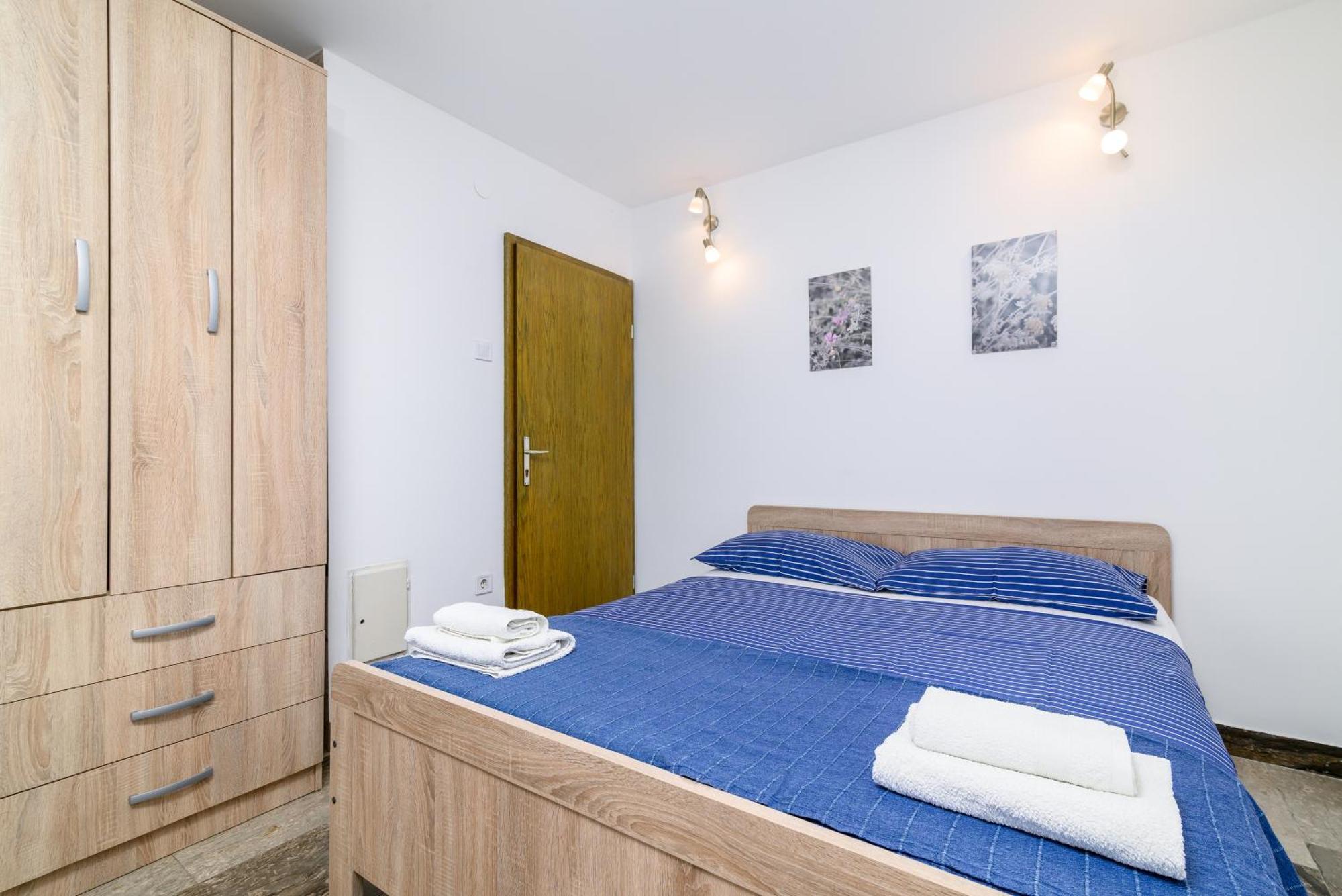 Apartments With A Parking Space Premantura, Medulin - 2228 Bilik gambar
